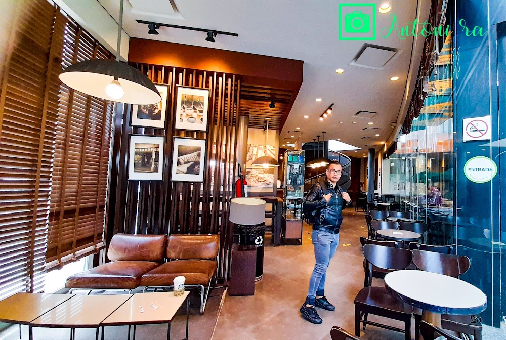 Starbucks Gran Terraza Oblatos, cafetería en Guadalajara, Jalisco