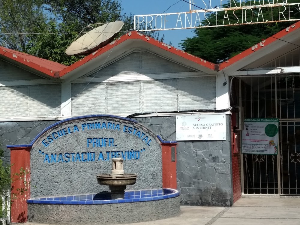 Cooperativa Escolar Anastacio A Treviño, cafetería en Monterrey, Nuevo León