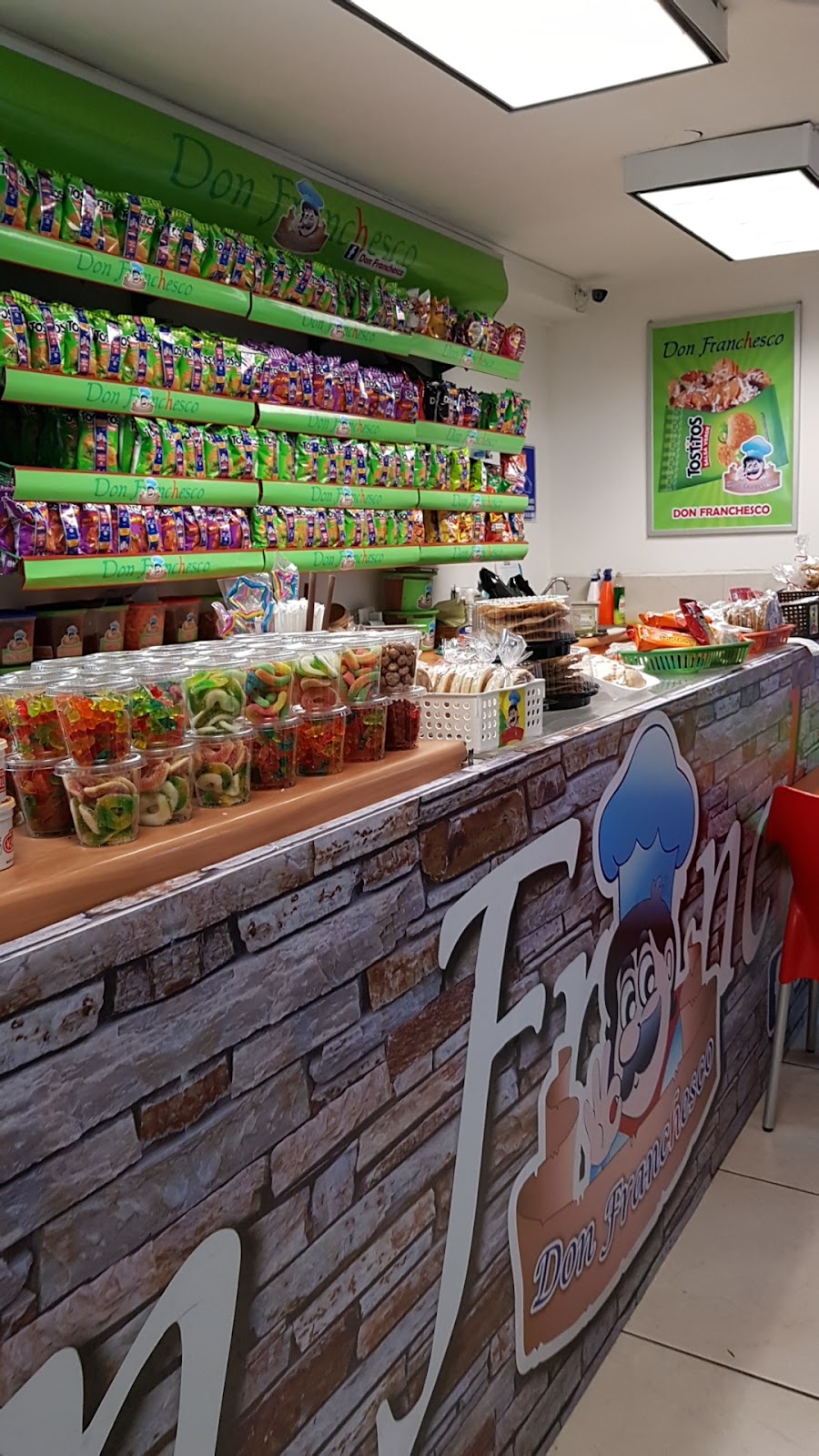 Don Franchesco Cafeteria, cafetería en Monterrey, Nuevo León