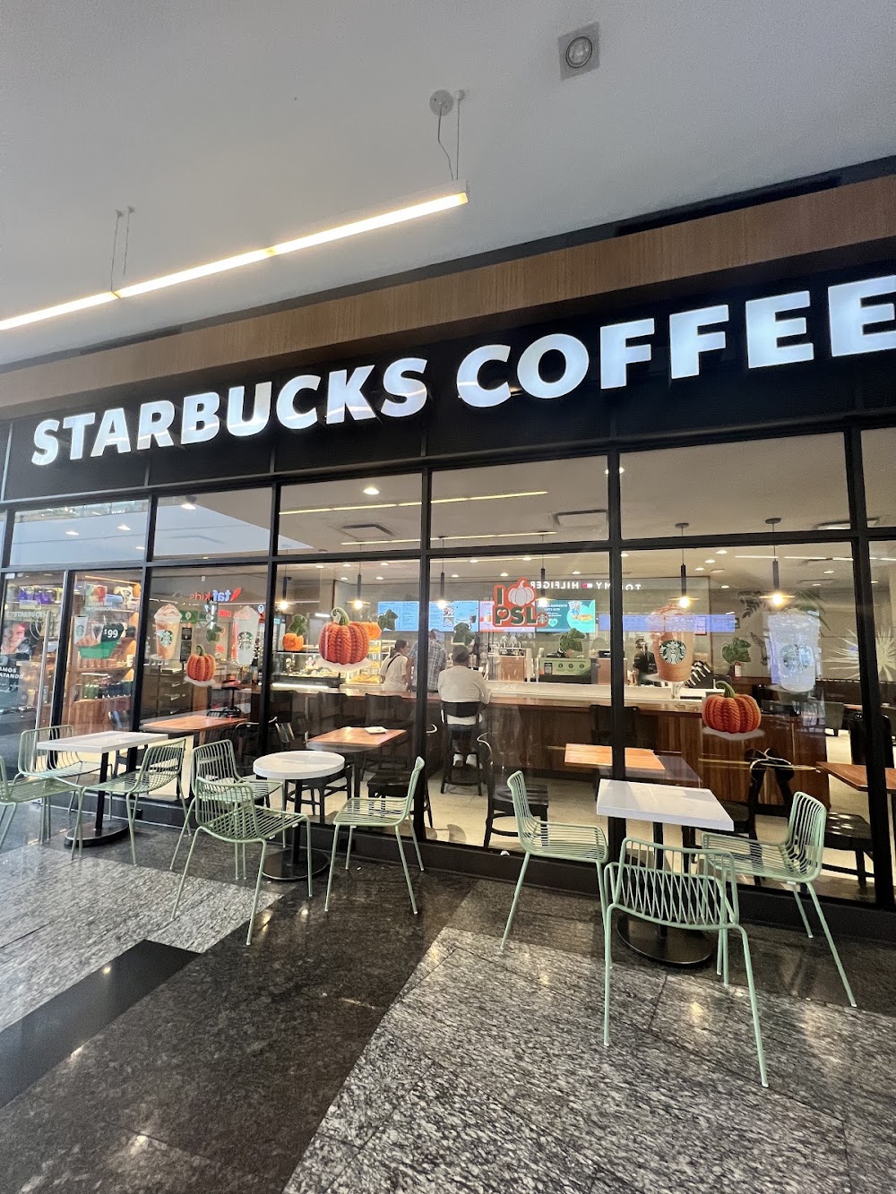 Starbucks Forum Tlaquepaque, cafetería en Guadalajara, Jalisco